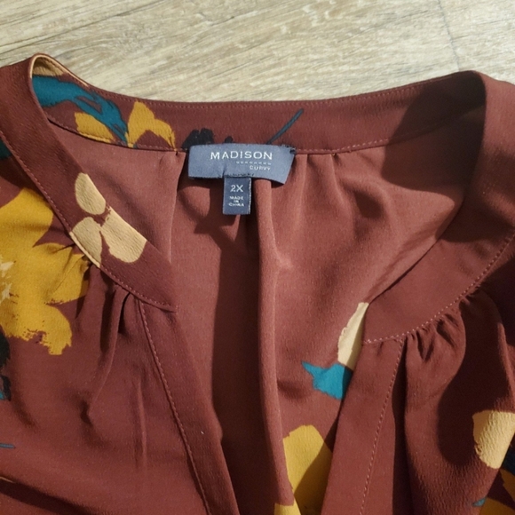 Blouse Womens Madison Curvy Long Sleeve Top Size 2X Multi Color Floral Shirt - Picture 4 of 5